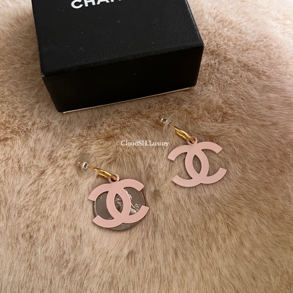 Auth Chanel Vintage Pink CC Logo Earrings w/ Gold hdw - Picture 9 of 10
